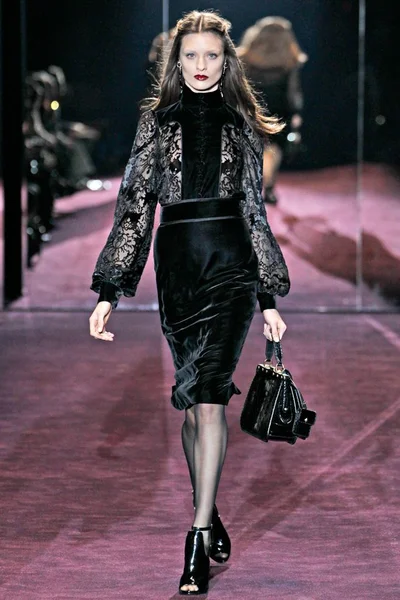 Look 27